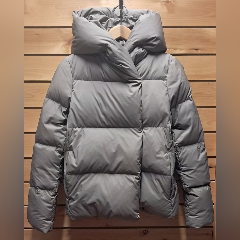 Babaton Duvet Puffer Jacket Size 2XS - Picture 3 of 5
